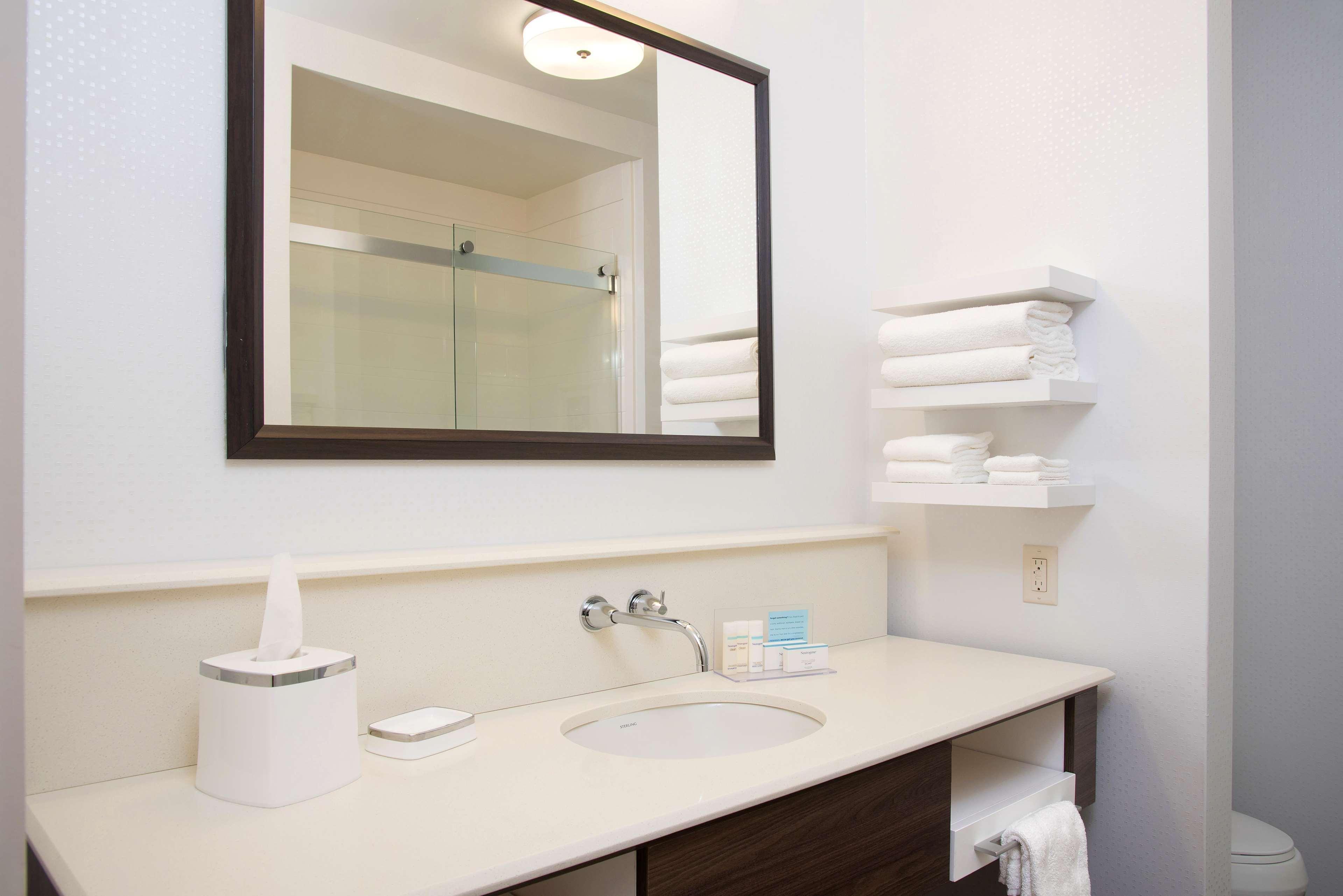 Hampton Inn Kalamazoo Esterno foto